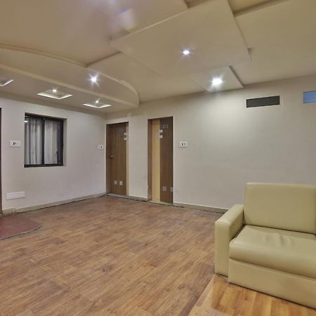Oyo 41929 Hotel Loyal Residency Jāmnagar 외부 사진