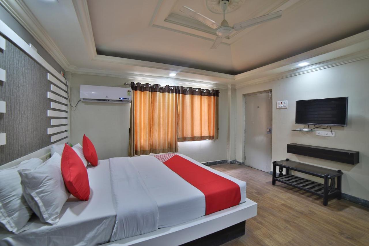 Oyo 41929 Hotel Loyal Residency Jāmnagar 외부 사진