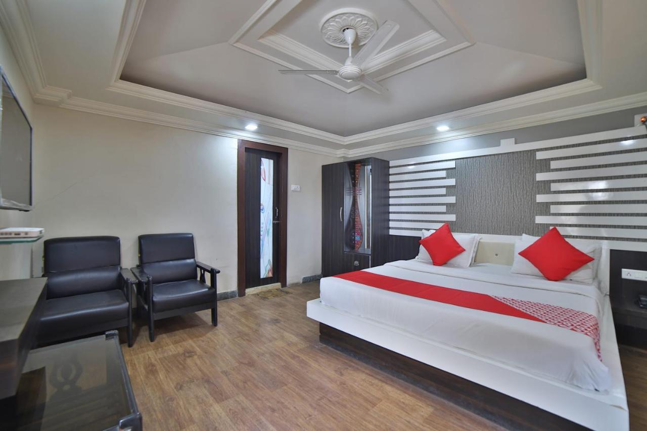 Oyo 41929 Hotel Loyal Residency Jāmnagar 외부 사진
