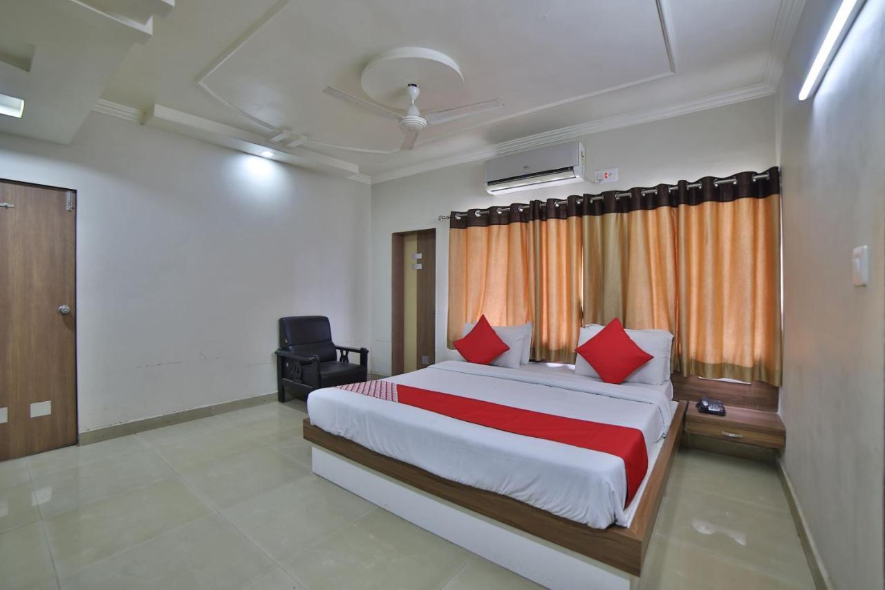 Oyo 41929 Hotel Loyal Residency Jāmnagar 외부 사진